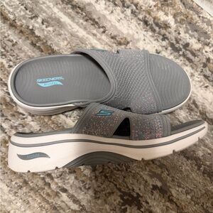 Skechers Women's Gray Knit Slide Sandals 9